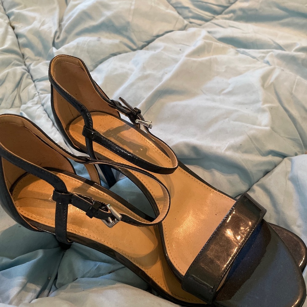 Michael Kors size 7.5 worn once. Navy